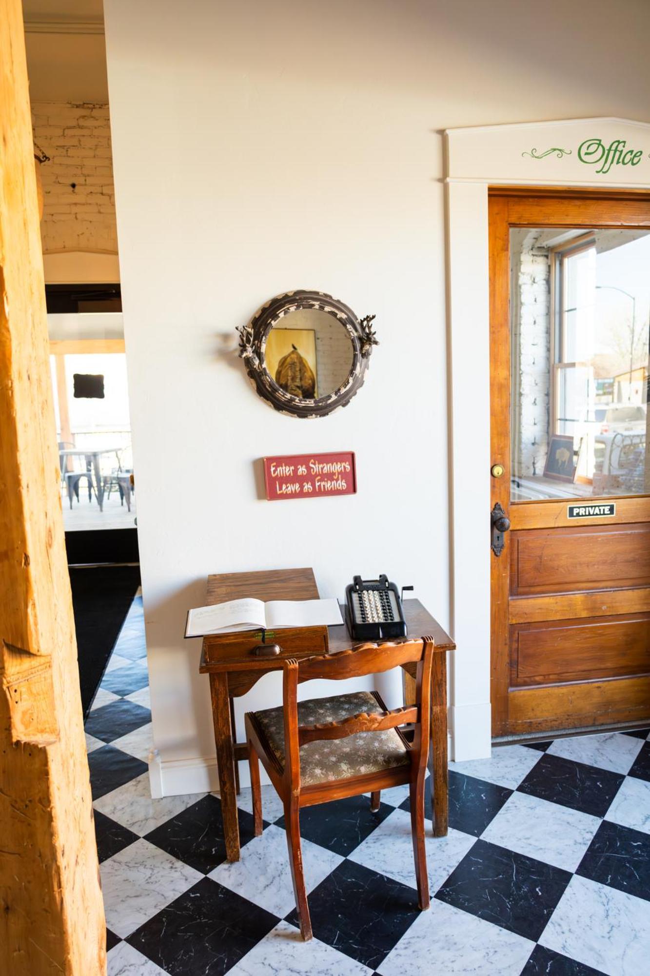 Lander Millhouse Hotel Kültér fotó